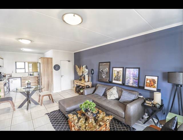 2 BEDROOM APARTMENT FOR SALE IN WATERFALL